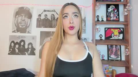 Snapshot of meeowlody chatting on December 2025 11:31:02 PM Emily online show from December 2025 11:31:02 PM