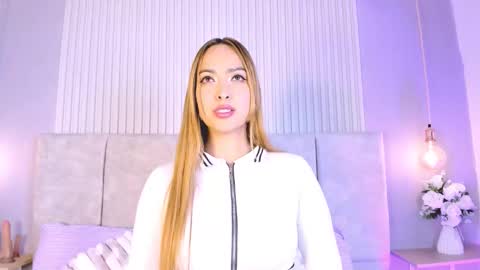 Snapshot of meeowlody chatting on February 2026 09:21:01 PM Emily online show from February 2026 09:21:01 PM