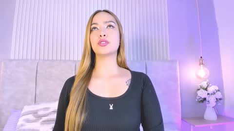 Snapshot of meeowlody chatting on February 2026 06:06:02 PM Emily online show from February 2026 06:06:02 PM