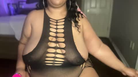 Snapshot of meetsouthernpeach chatting on December 2024 11:28:02 PM Southern Peach online show from December 2024 11:28:02 PM