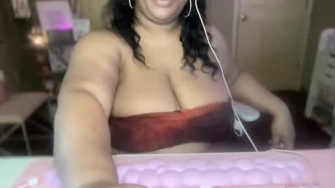 Snapshot of meetsouthernpeach chatting on March 2025 02:48:01 PM Southern Peach online show from March 2025 02:48:01 PM