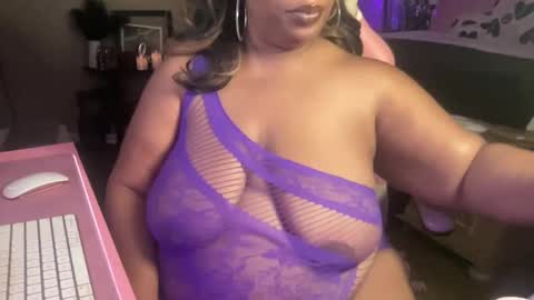 Snapshot of meetsouthernpeach chatting on November 2025 07:27:02 PM Southern Peach online show from November 2025 07:27:02 PM