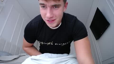 Max online show from September 2025 04:08:01 PM