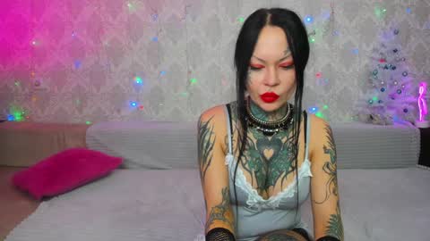 Snapshot of megan_blackmoon chatting on December 2024 08:00:02 AM Helena Tuman online show from December 2024 08:00:02 AM