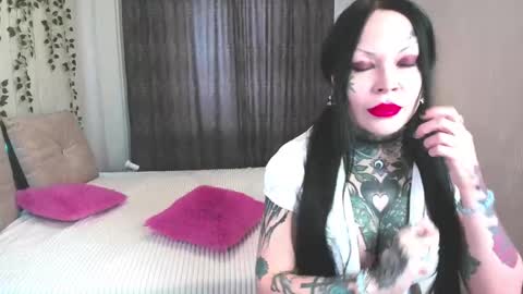 Snapshot of megan_blackmoon chatting on January 2025 07:04:01 AM Helena Tuman online show from January 2025 07:04:01 AM