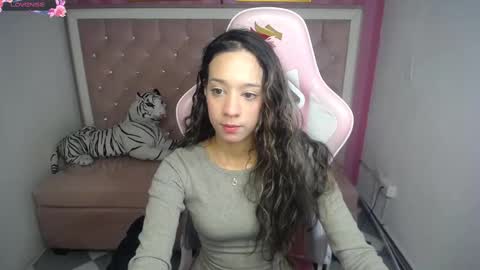 megan_collins_b online show from September 2025 12:38:01 PM
