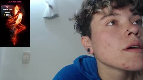 Megan and sophi online show from October 2025 01:28:02 AM