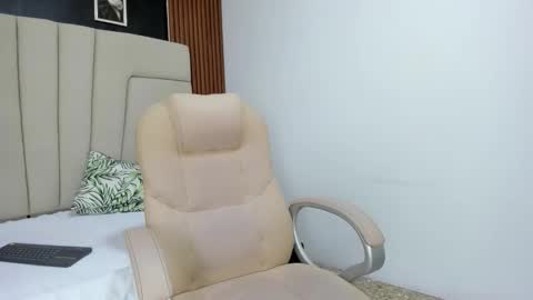 Megan online show from October 2025 03:25:01 AM