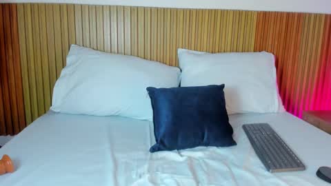 M E G A N online show from November 2025 02:34:02 AM