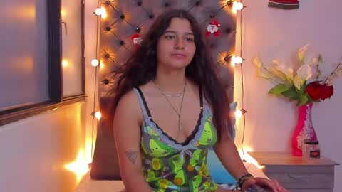 Snapshot of megan_whitte_01 chatting on December 2024 11:13:02 PM megan white 01  online show from December 2024 11:13:02 PM