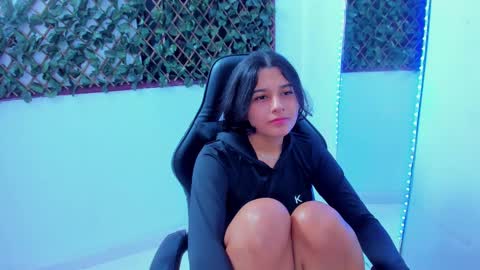 Snapshot of megan_whitte_01 chatting on February 2025 08:36:02 AM megan white 01  online show from February 2025 08:36:02 AM