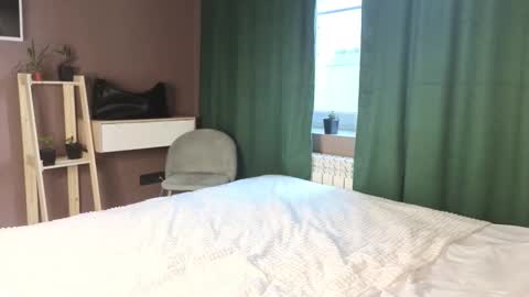 Michelle online show from October 2025 05:15:02 AM