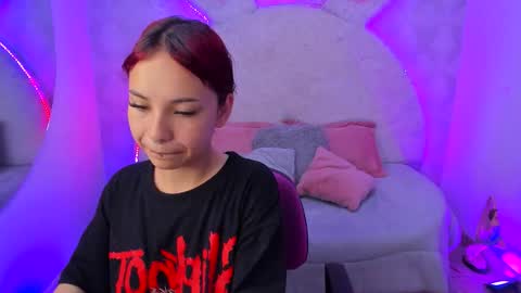 Megan online show from December 2025 07:33:02 PM