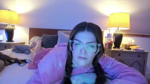 Snapshot of meganholly00 chatting on January 2025 03:51:01 AM Megan online show from January 2025 03:51:01 AM