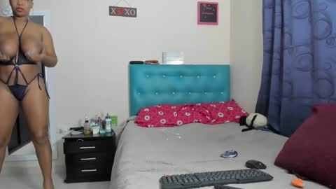 Snapshot of meganhotxx2 chatting on March 2025 07:06:01 PM megan online show from March 2025 07:06:01 PM