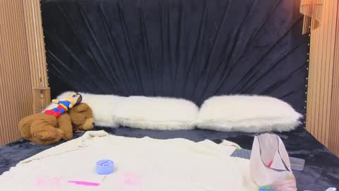 Megan online show from April 2026 01:53:02 PM