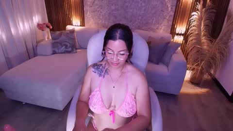 Snapshot of megann_williamss chatting on October 2025 08:02:02 PM Megan online show from October 2025 08:02:02 PM