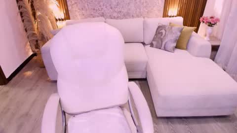 Snapshot of megann_williamss chatting on November 2025 07:43:01 PM Megan online show from November 2025 07:43:01 PM