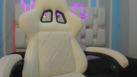 Megan Queen online show from January 2026 12:30:01 PM