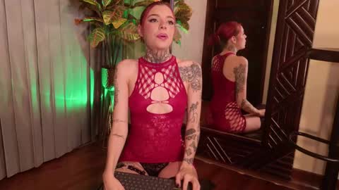 Snapshot of meganreed_ chatting on October 2025 10:06:01 AM Megan online show from October 2025 10:06:01 AM