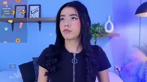 Meganritz online show from November 2025 07:19:01 PM