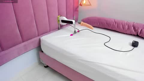 Megan  online show from November 2025 07:35:01 PM