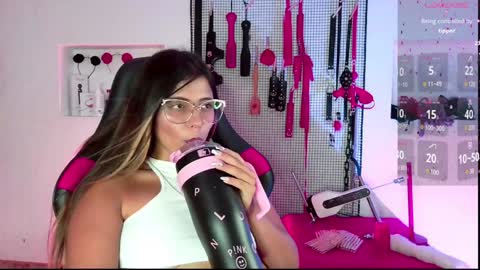 Snapshot of meggan_greey chatting on February 2025 08:46:01 PM Your best slave online show from February 2025 08:46:01 PM