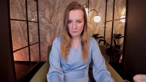 Meggy online show from November 2025 01:43:03 PM