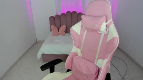 Meghan  online show from March 2026 08:01:02 PM