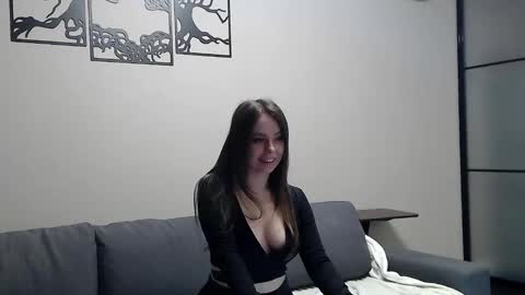 meladams online show from December 2024 12:04:02 AM
