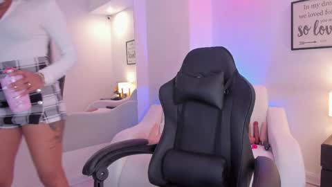 melan_owen online show from April 2026 11:10:01 AM