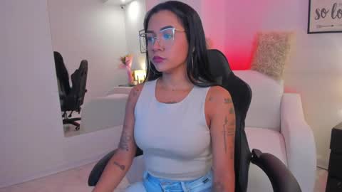 Snapshot of melan_owen chatting on June 2026 11:05:01 AM melan_owen online show from June 2026 11:05:01 AM