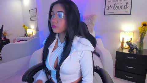 Snapshot of melan_owen chatting on June 2026 11:05:01 AM melan_owen online show from June 2026 11:05:01 AM