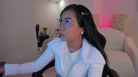 Snapshot of melan_owen chatting on July 2026 11:01:02 AM melan_owen online show from July 2026 11:01:02 AM