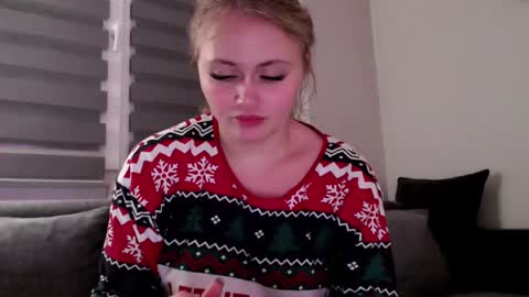 Snapshot of melani_a chatting on December 2024 05:30:01 PM Melania online show from December 2024 05:30:01 PM