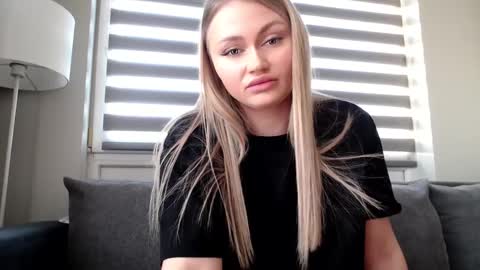Snapshot of melani_a chatting on January 2025 01:28:01 PM Melania online show from January 2025 01:28:01 PM