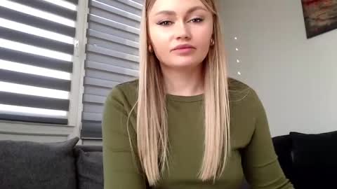 Snapshot of melani_a chatting on February 2025 12:30:02 PM Melania online show from February 2025 12:30:02 PM