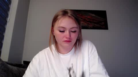 Snapshot of melani_a chatting on February 2025 04:10:02 PM Melania online show from February 2025 04:10:02 PM