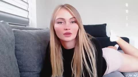 Snapshot of melani_a chatting on October 2025 02:13:01 PM Melania online show from October 2025 02:13:01 PM