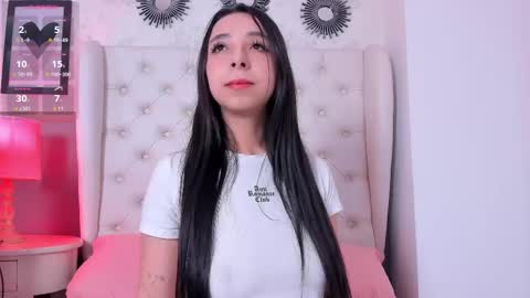 Snapshot of melanie__hills chatting on March 2025 05:28:01 PM Melanie online show from March 2025 05:28:01 PM