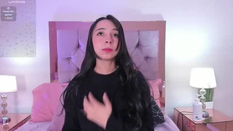 Snapshot of melanie__hills chatting on September 2025 11:22:02 AM Melanie online show from September 2025 11:22:02 AM