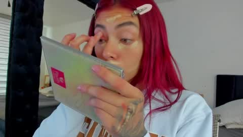 Melanie roux  online show from April 2026 12:44:02 PM