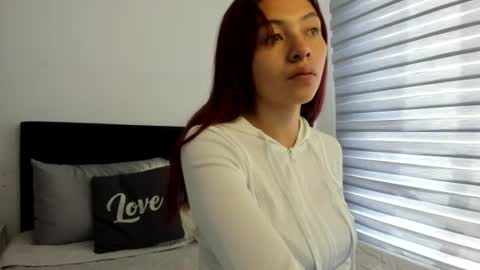 Snapshot of melanie_roux_ chatting on June 2026 12:39:01 PM Melanie roux online show from June 2026 12:39:01 PM