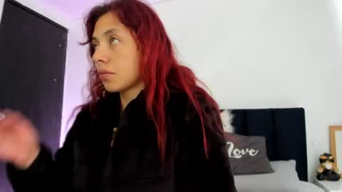 Snapshot of melanie_roux_ chatting on July 2026 12:40:02 PM Melanie roux online show from July 2026 12:40:02 PM