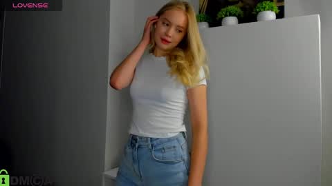 Snapshot of melanie_ryer chatting on September 2025 01:39:01 AM Melanie online show from September 2025 01:39:01 AM