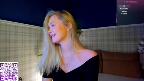 Snapshot of melanie_ryer chatting on October 2025 01:14:02 AM Melanie online show from October 2025 01:14:02 AM