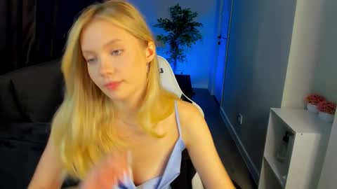 Snapshot of melanie_ryer chatting on October 2025 12:57:01 AM Melanie online show from October 2025 12:57:01 AM