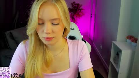 Snapshot of melanie_ryer chatting on October 2025 11:38:02 PM Melanie online show from October 2025 11:38:02 PM