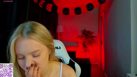 Snapshot of melanie_ryer chatting on October 2025 08:09:01 AM Melanie online show from October 2025 08:09:01 AM
