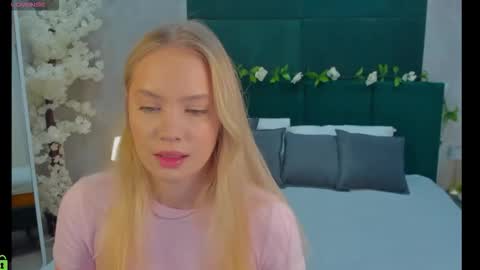 Snapshot of melanie_ryer chatting on November 2025 01:17:01 AM Melanie online show from November 2025 01:17:01 AM
